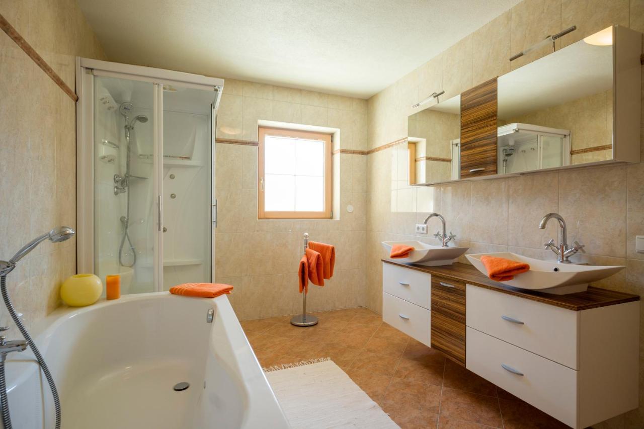 Village Apartments อาเคนเคียร์ค ภายนอก รูปภาพ