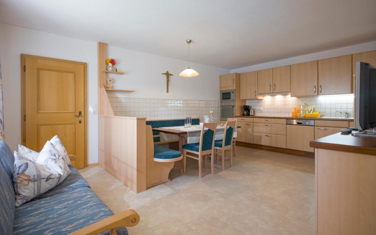 Village Apartments อาเคนเคียร์ค ภายนอก รูปภาพ